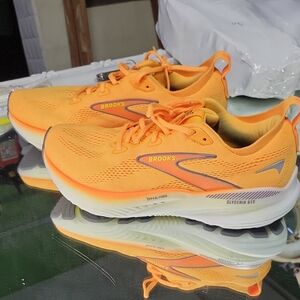 Mens 9.5 Brooks Glycerin GTS 22 running shoes in Orange/Nightlife/White MINT